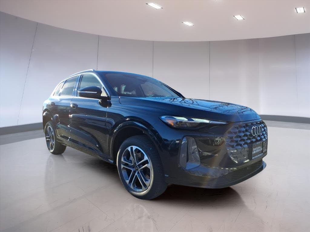 2025 Audi Q5 quattro Premium 40 TFSI