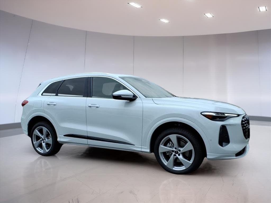 2025 Audi Q5 quattro Premium Plus 40 TFSI