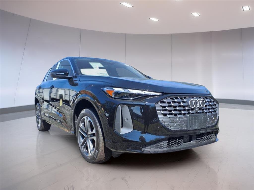 2025 Audi Q5 quattro Premium 40 TFSI