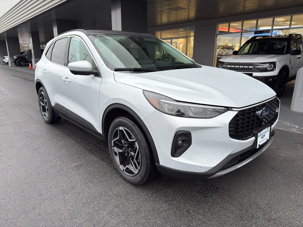 2026 Ford Escape Platinum AWD