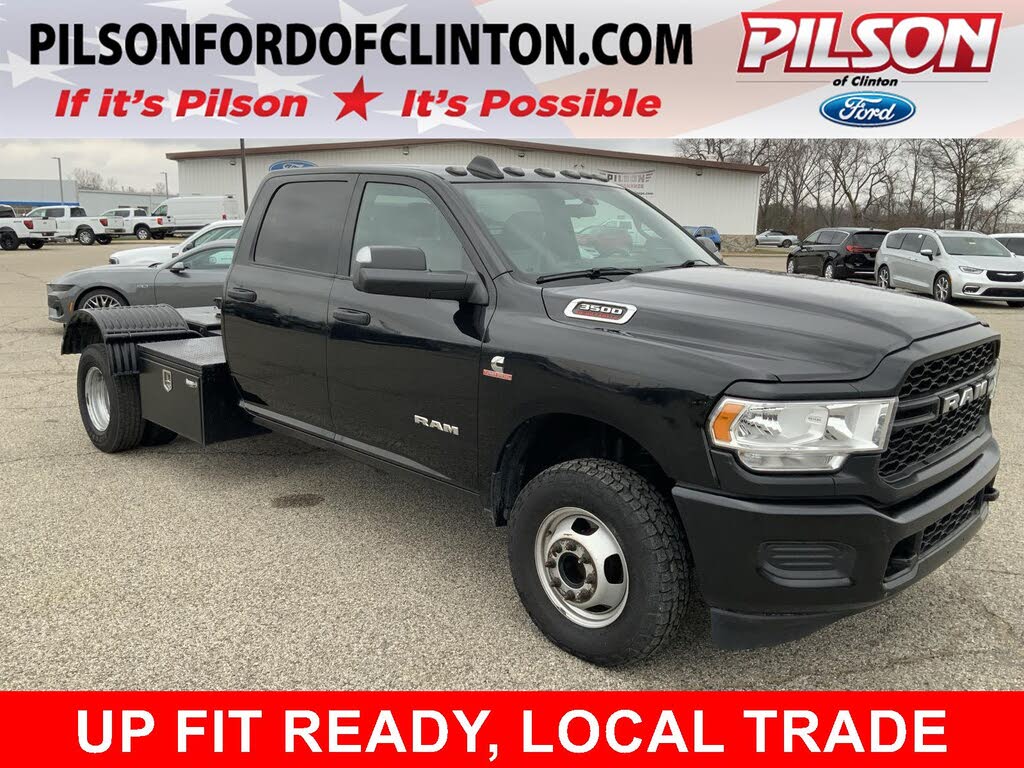 2022 RAM 3500 Chassis Tradesman Crew Cab DRW RWD