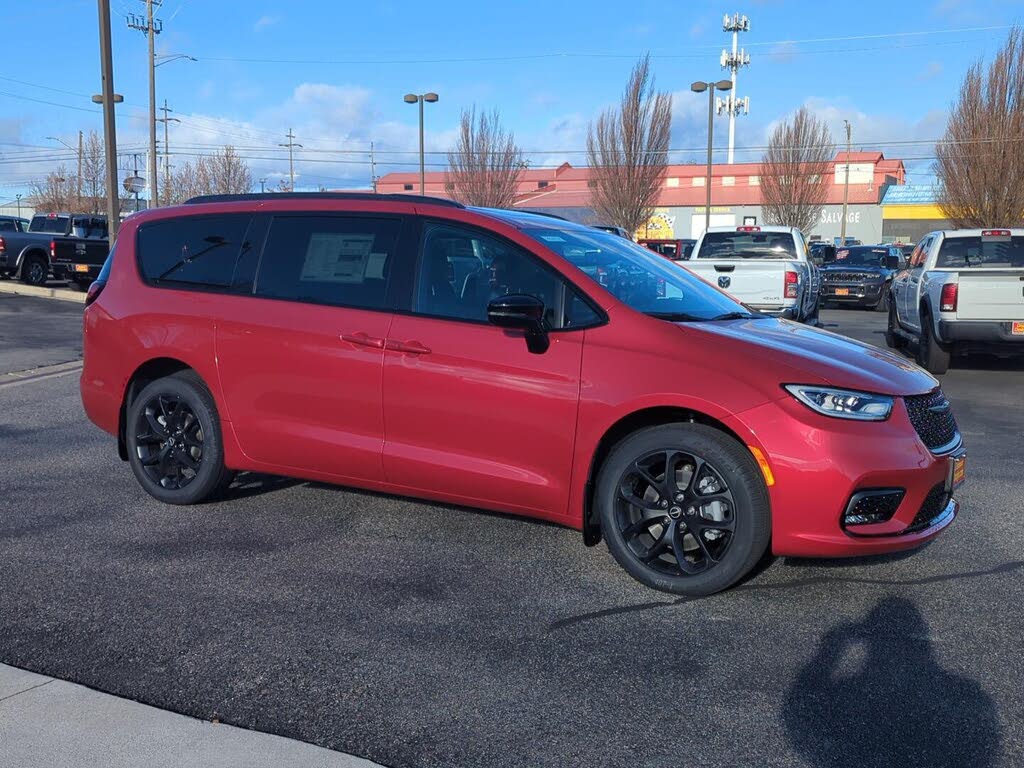 2026 Chrysler Pacifica Select AWD