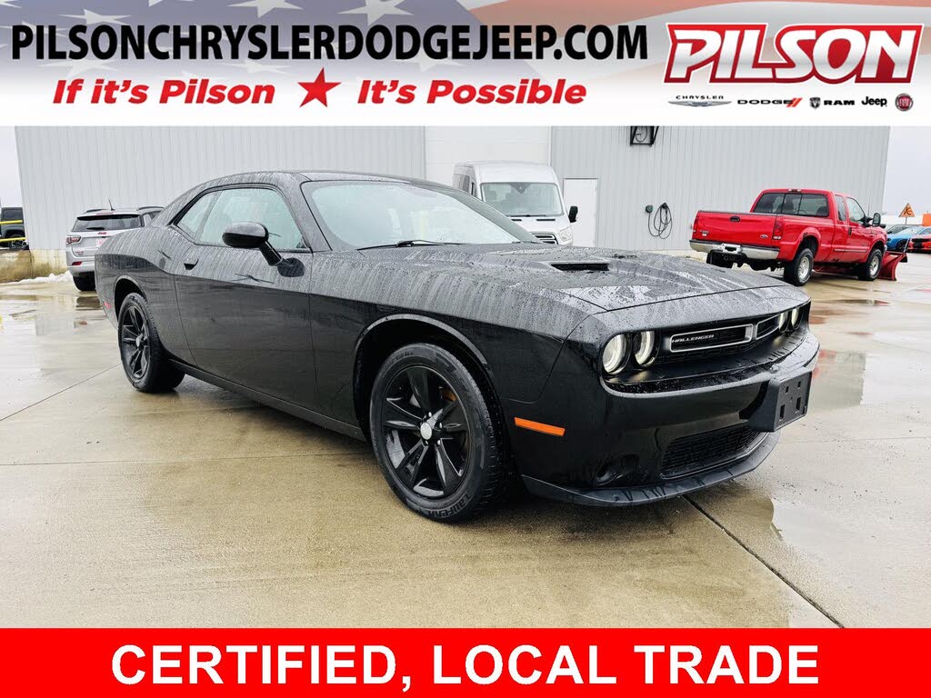 2016 Dodge Challenger SXT RWD
