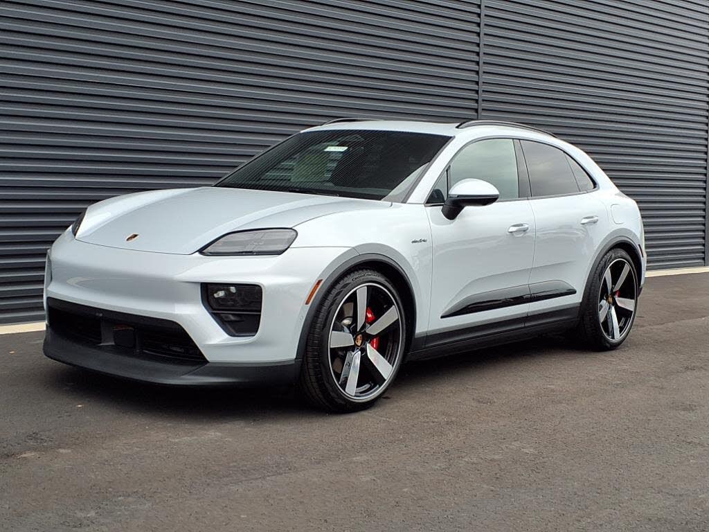 2025 Porsche Macan AWD