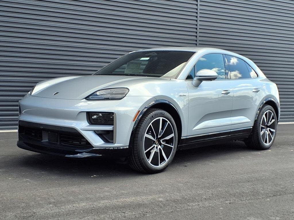 2025 Porsche Macan AWD