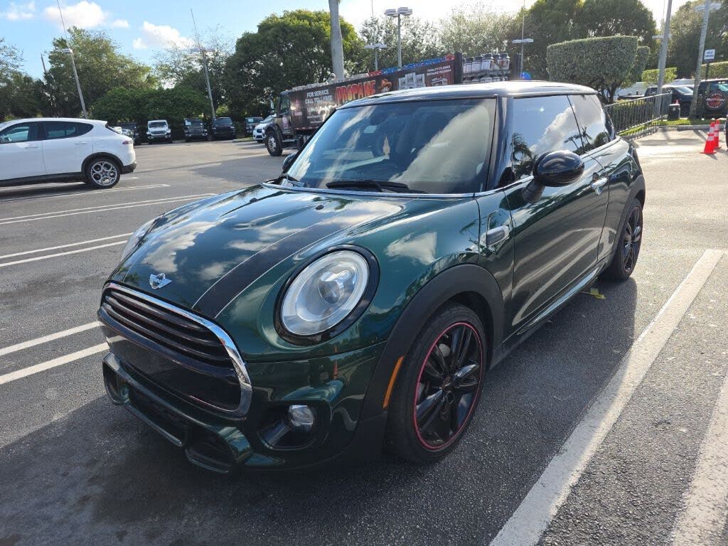 2016 MINI Cooper 2-Door Hatchback FWD