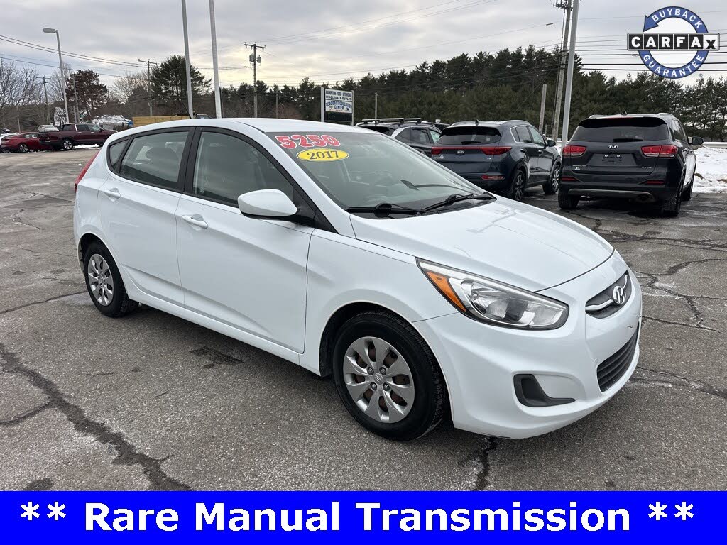 2017 Hyundai Accent SE 4-Door Hatchback FWD