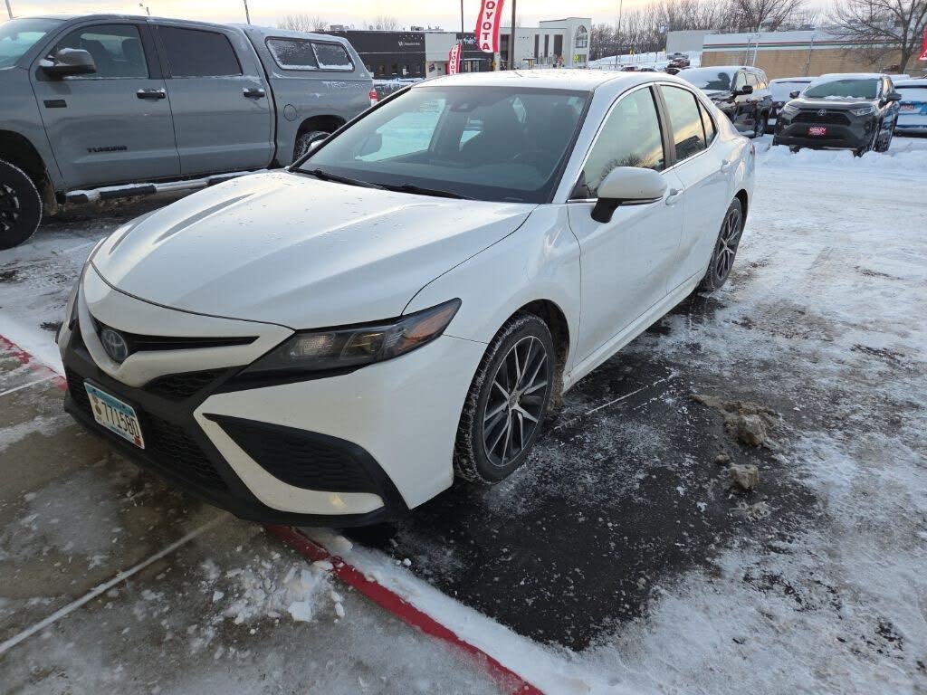 2022 Toyota Camry Hybrid SE FWD