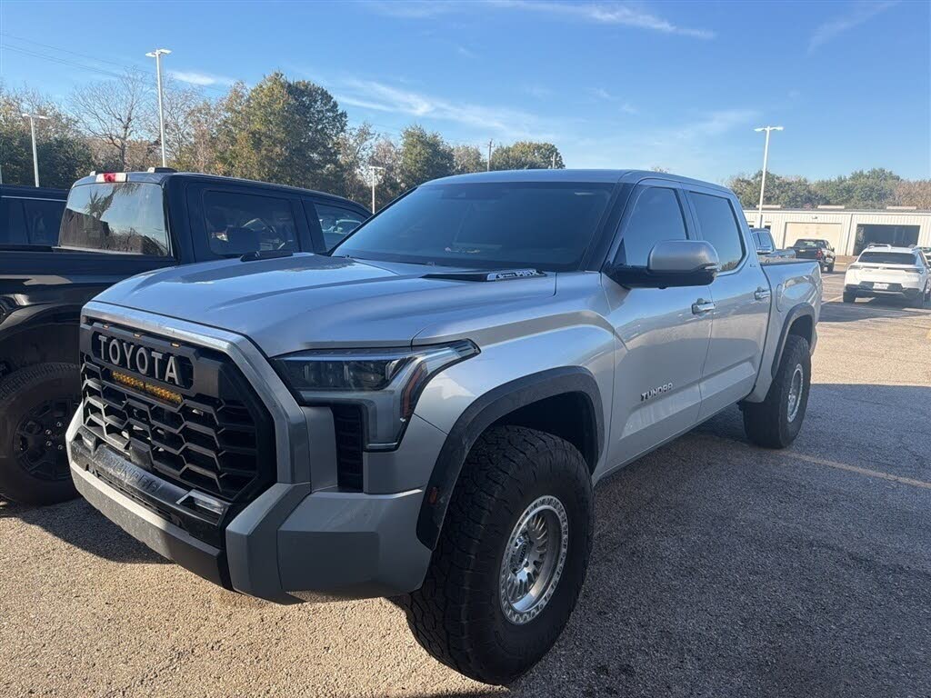 2022 Toyota Tundra Hybrid Limited HV CrewMax Cab 4WD