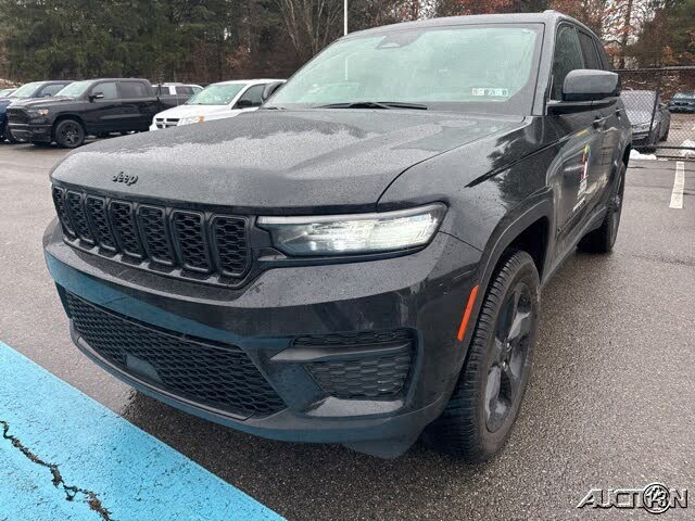 2023 Jeep Grand Cherokee Altitude 4WD
