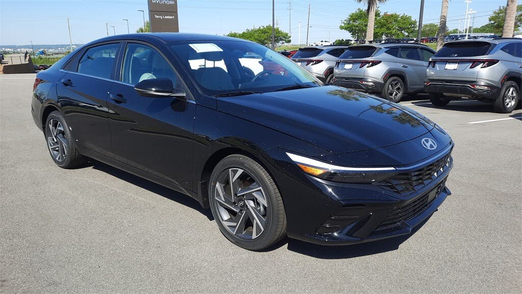 2025 Hyundai Elantra Limited FWD