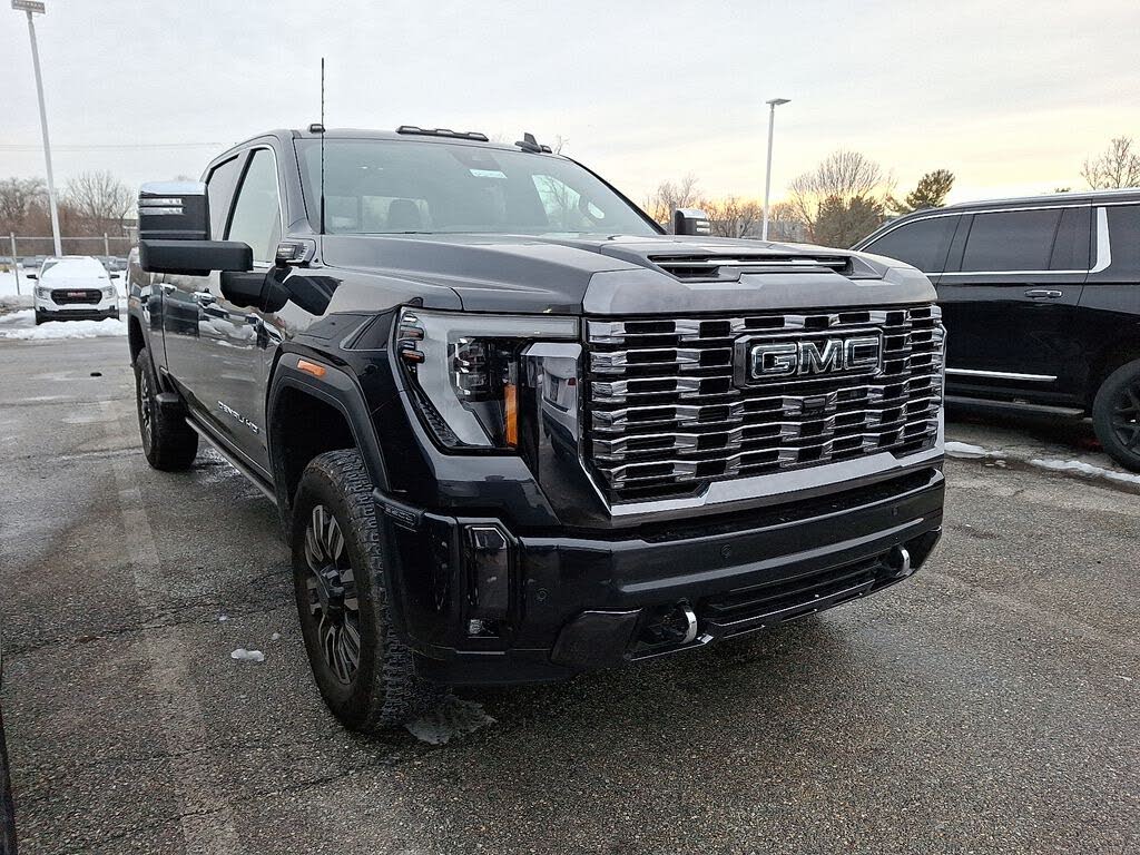 2024 GMC Sierra 3500HD Denali Ultimate Crew Cab 4WD