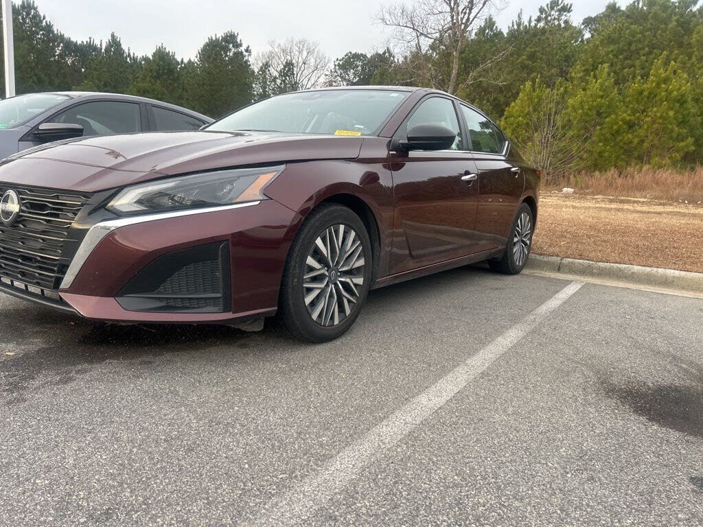 2024 Nissan Altima 2.5 SV FWD