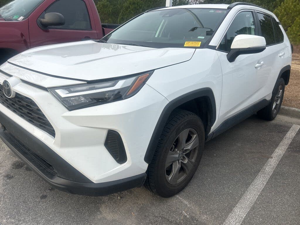 2024 Toyota RAV4 XLE FWD