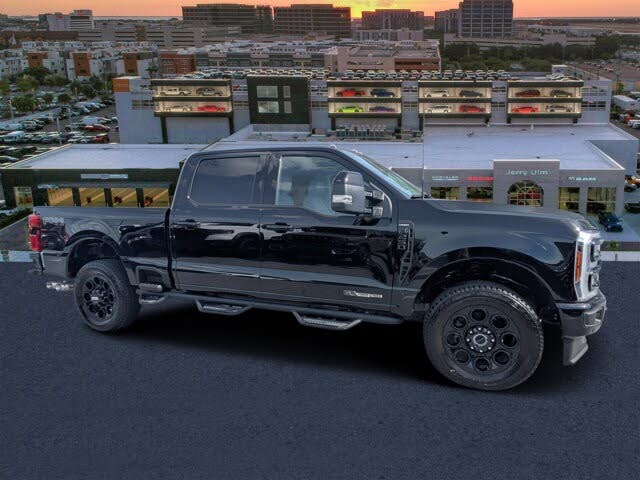 2025 Ford F-250 Super Duty Lariat Crew Cab 4WD