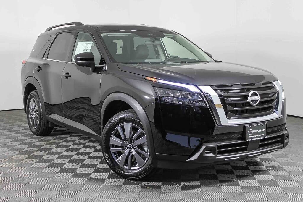 2025 Nissan Pathfinder SV FWD