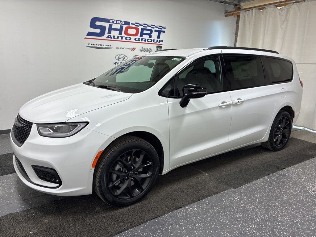 2026 Chrysler Pacifica Select AWD