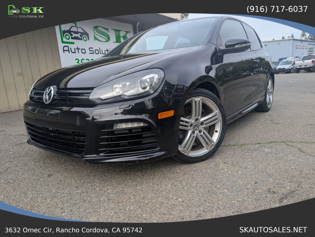 2013 Volkswagen Golf R 2-Door AWD
