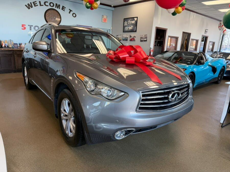 2016 INFINITI QX70 RWD