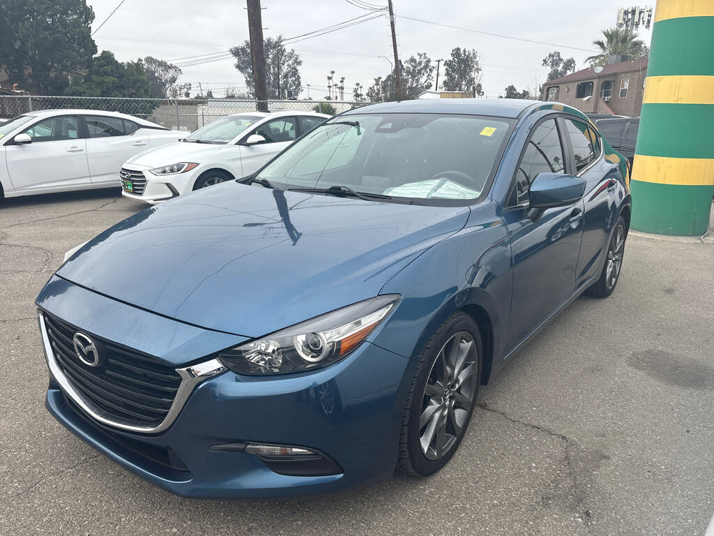2018 Mazda MAZDA3 Touring