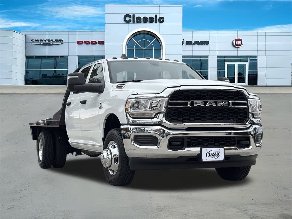 2024 RAM 3500 Chassis Tradesman Crew Cab LB DRW 4WD