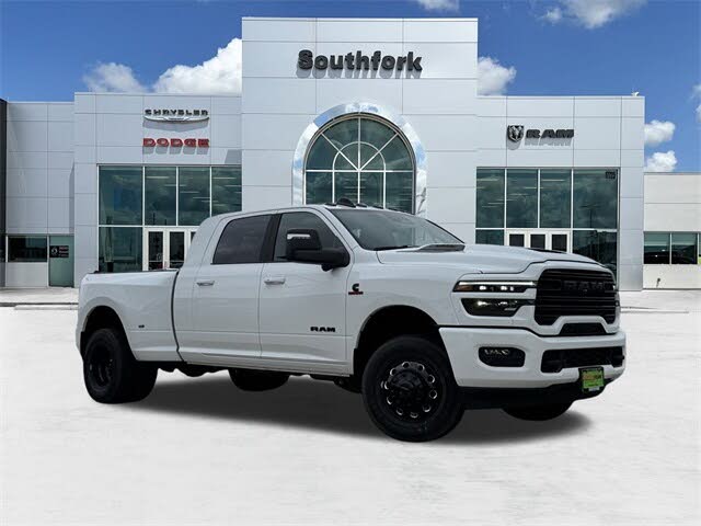 2026 RAM 3500 Laramie Mega Cab DRW 4WD