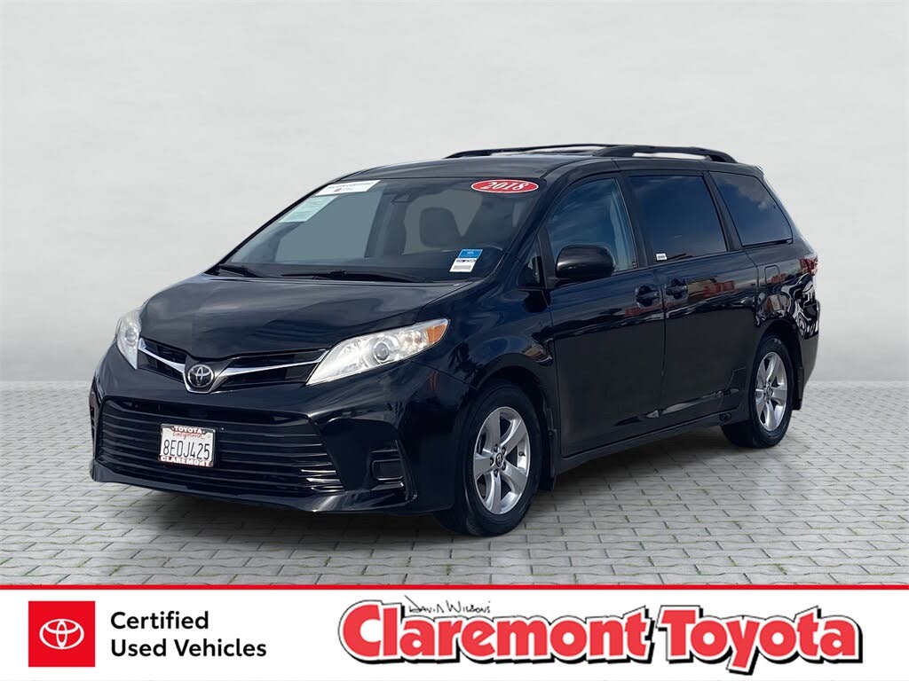 2018 Toyota Sienna LE 7-Passenger FWD with Auto-Access Seat