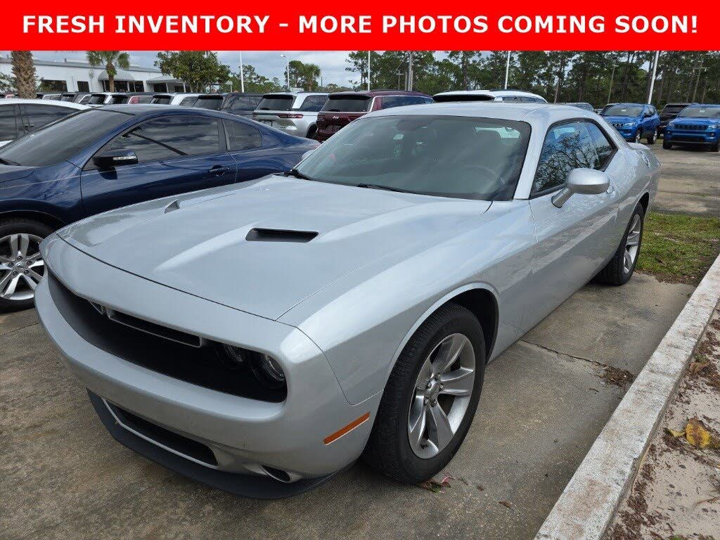 2019 Dodge Challenger SXT RWD