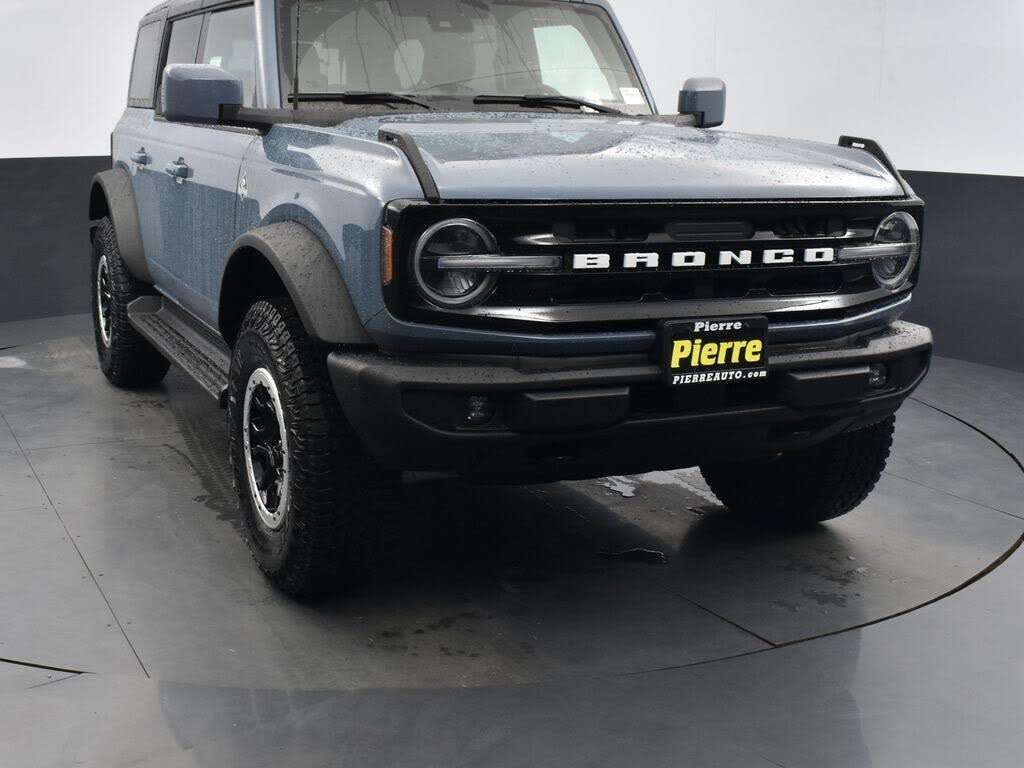 2025 Ford Bronco Outer Banks 4-Door 4WD