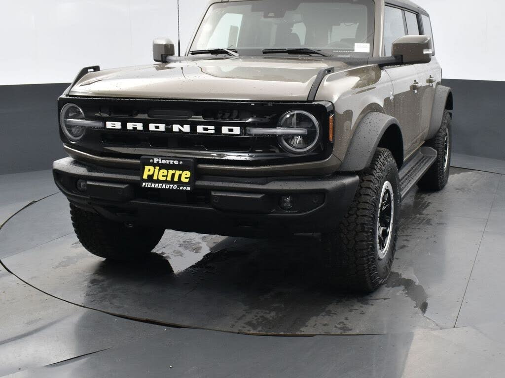 2025 Ford Bronco Outer Banks 4-Door 4WD