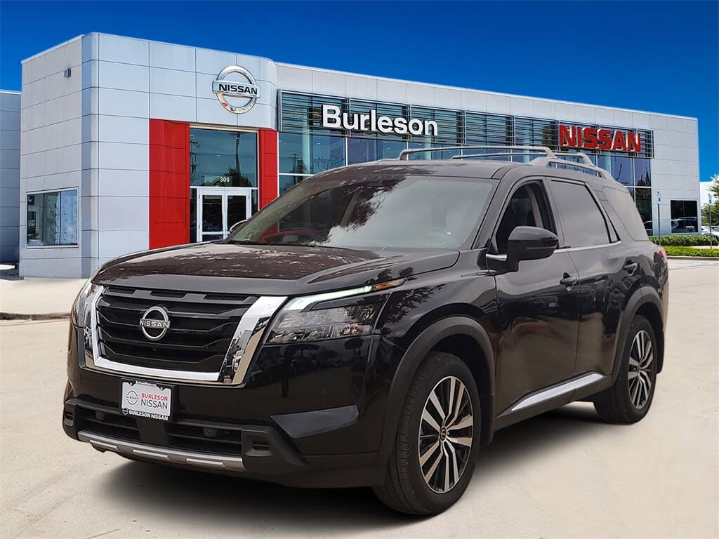 2025 Nissan Pathfinder Platinum FWD