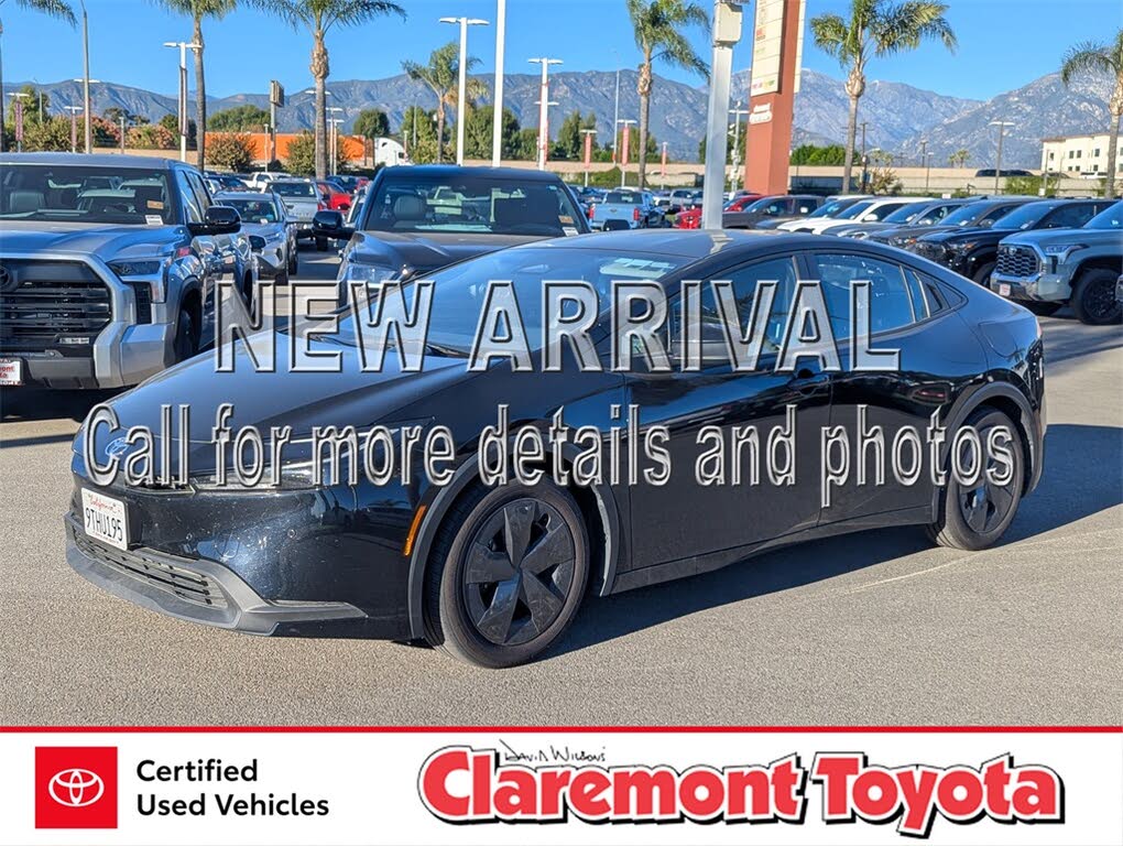 2025 Toyota Prius LE FWD