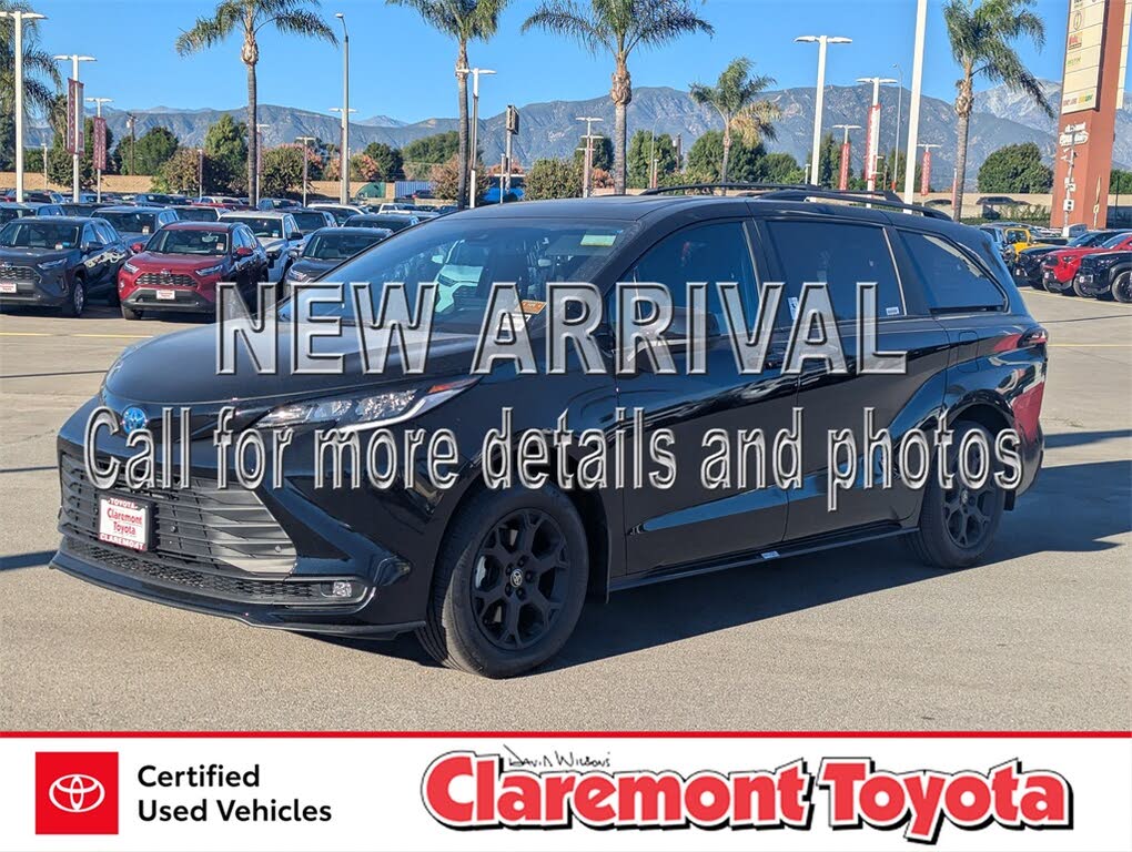 2025 Toyota Sienna Woodland Edition 7-Passenger AWD