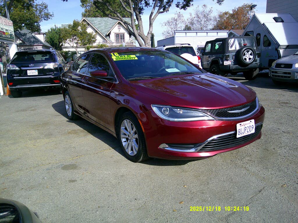 2016 Chrysler 200 Limited Sedan FWD