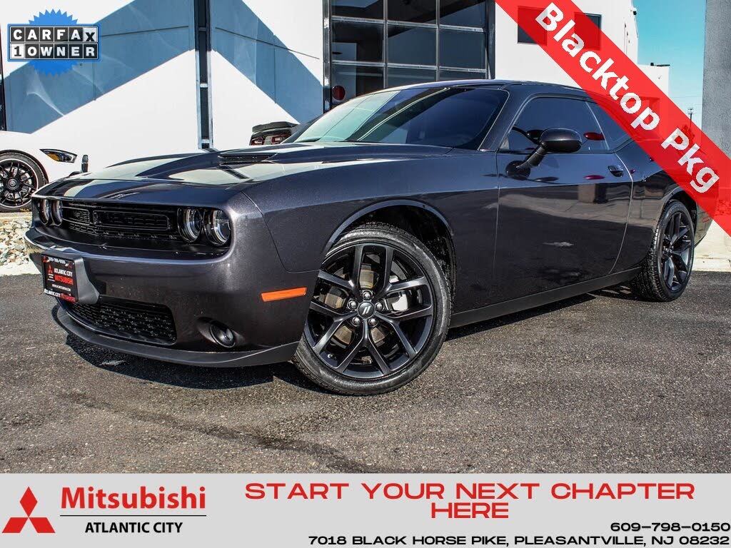 2022 Dodge Challenger SXT RWD