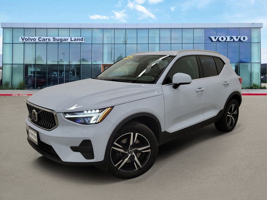 2025 Volvo XC40 B5 Core Bright Theme AWD