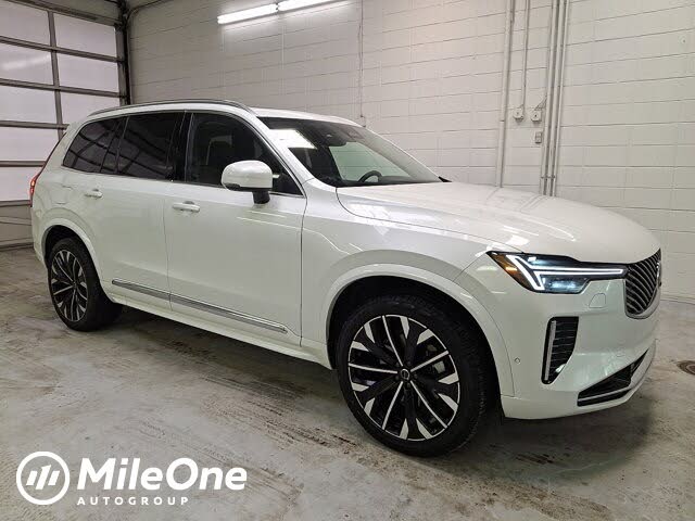 2025 Volvo XC90 B6 Plus Bright Theme 7-Passenger AWD