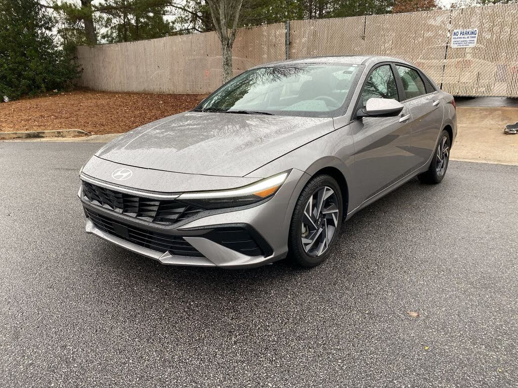 2024 Hyundai Elantra SEL FWD