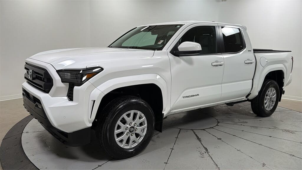 2024 Toyota Tacoma SR5 Double Cab 4WD