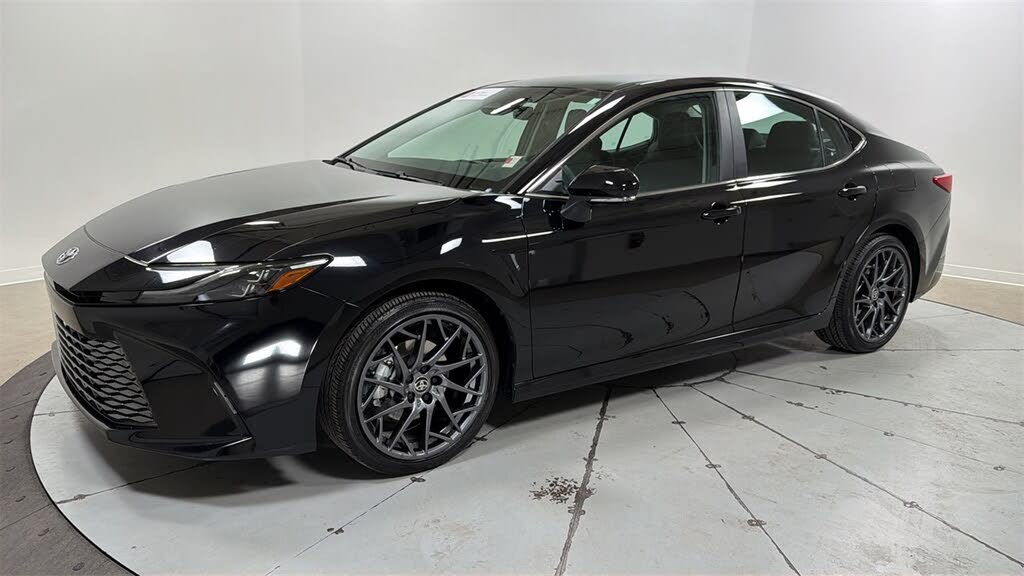 2025 Toyota Camry XLE FWD