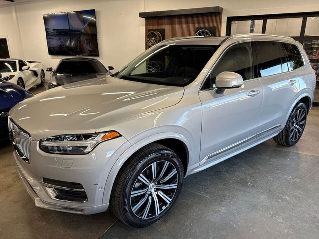 2025 Volvo XC90 B6 Plus Bright Theme 7-Passenger AWD