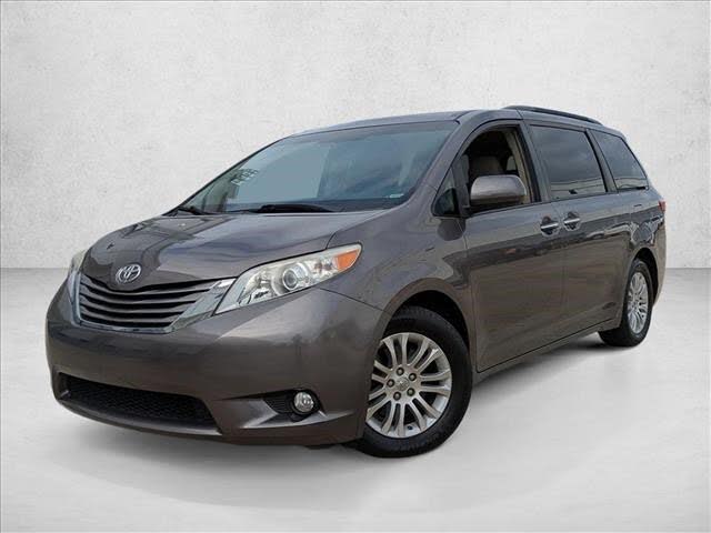2016 Toyota Sienna XLE Premium 8-Passenger