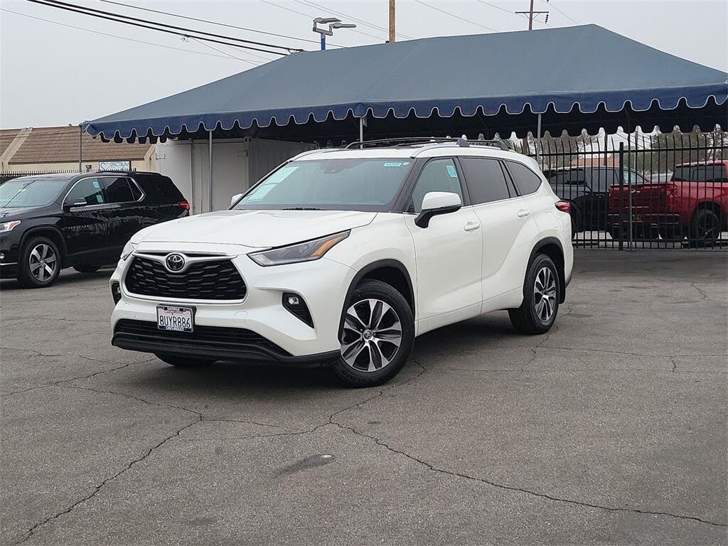 2021 Toyota Highlander XLE FWD