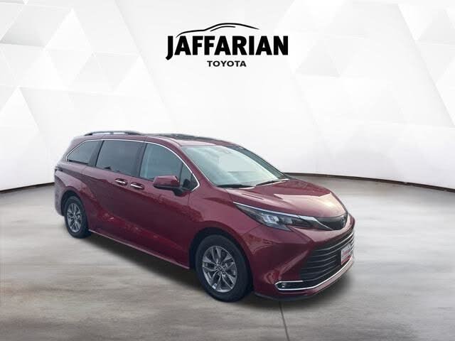 2024 Toyota Sienna XLE 7-Passenger AWD