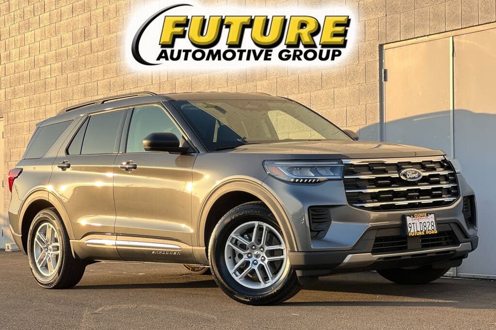 2025 Ford Explorer Active RWD
