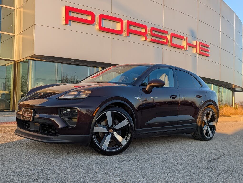 2025 Porsche Macan AWD