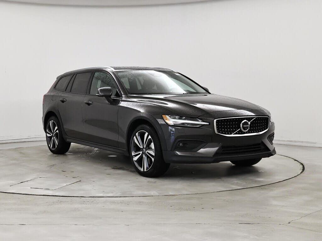 2025 Volvo V60 Cross Country B5 Plus AWD