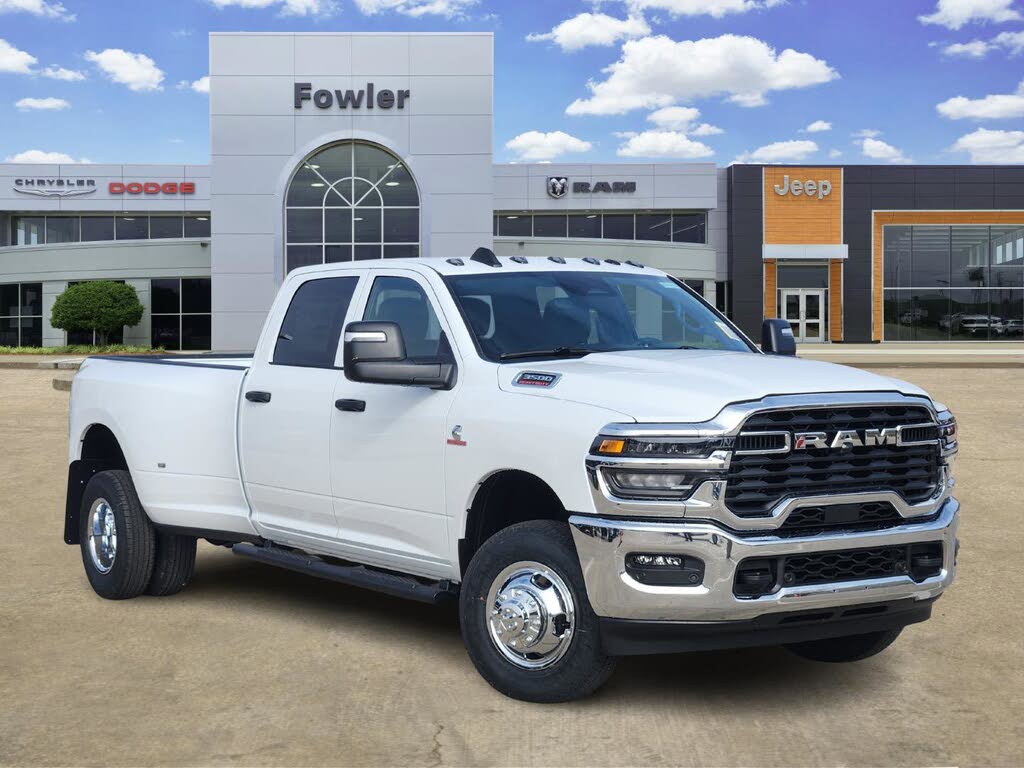 2026 RAM 3500 Tradesman Crew Cab LB DRW 4WD