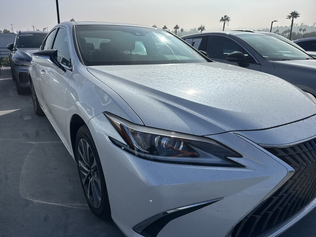 2022 Lexus ES Hybrid 300h FWD
