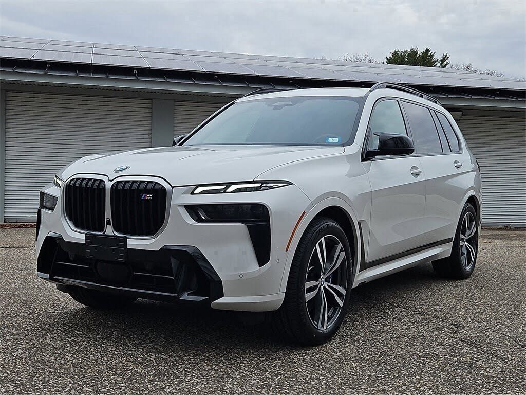 2023 BMW X7 M60i AWD